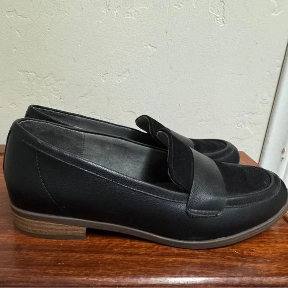 Dr. Scholl's Women’s Black Loafers - Picture 6 of 8